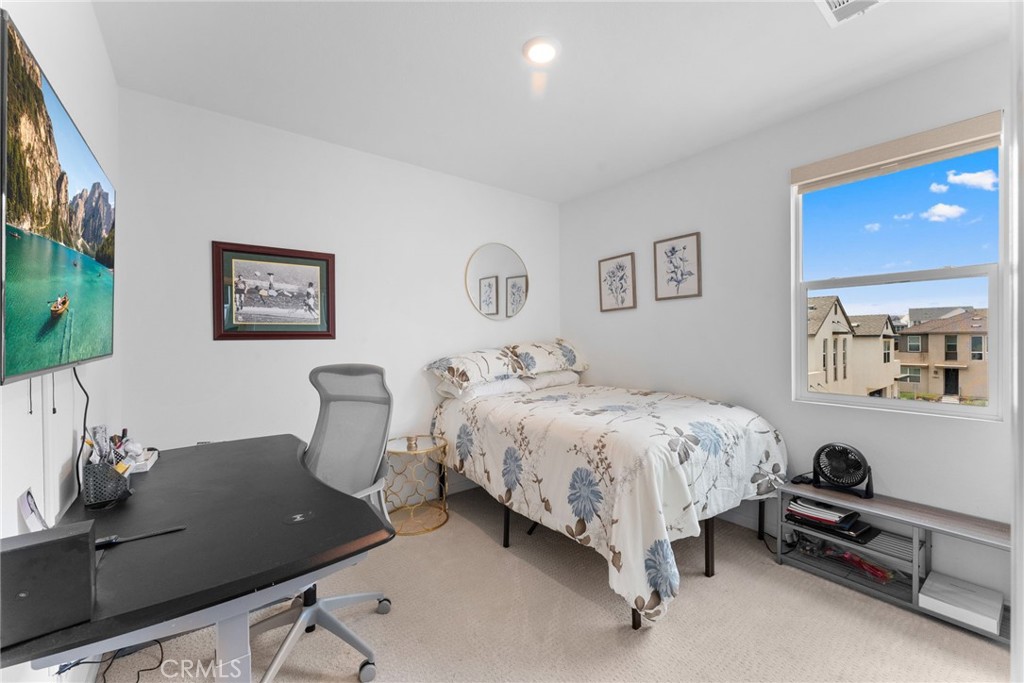 1675 Whitmore Loop Chula Vista, CA 91913 - Photo 27 of 37