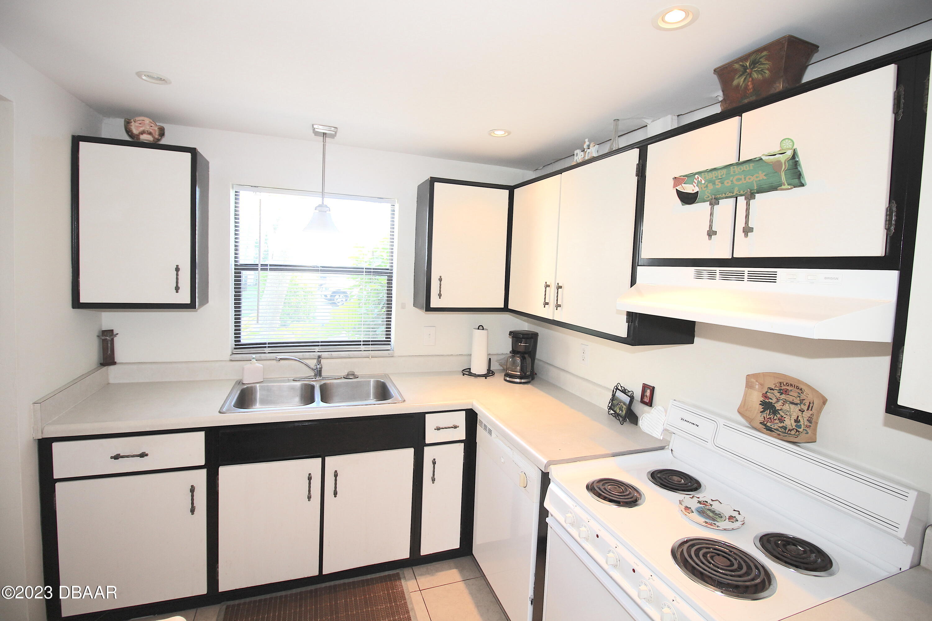 65 Seton Trail, Unit 80 Ormond Beach, FL 32176 - Photo 9 of 25 IMG_5825