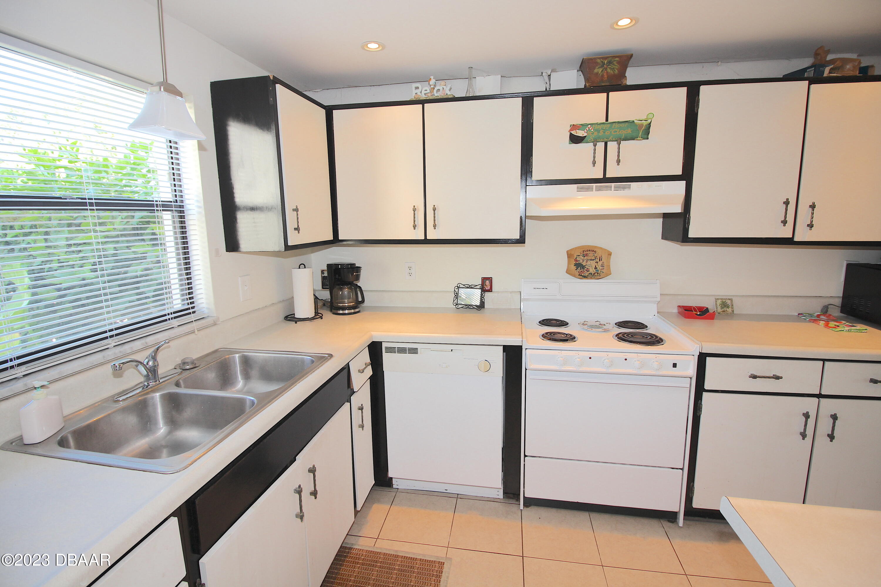 65 Seton Trail, Unit 80 Ormond Beach, FL 32176 - Photo 10 of 25 IMG_5823