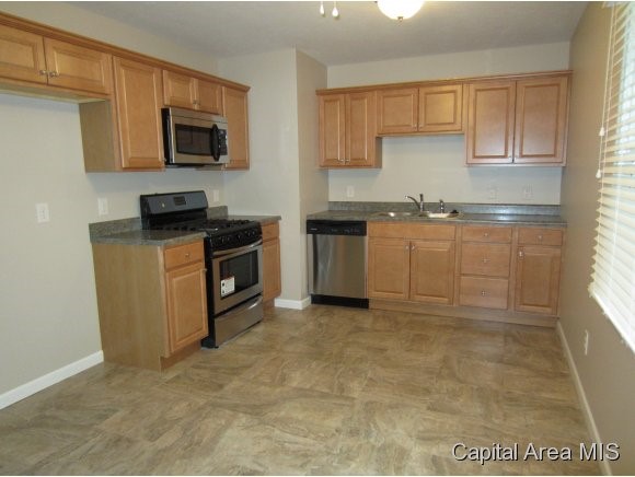1701 Minot Street Springfield, IL 62702 - Photo 3 of 8 Gallery Image 3
