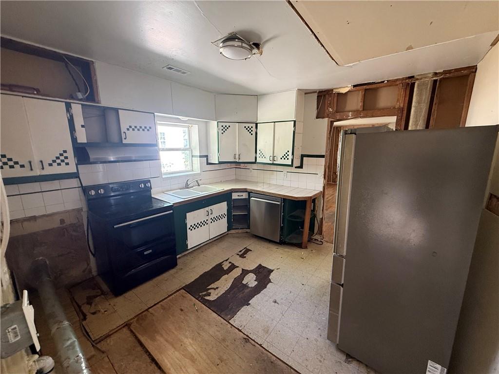 2904 Northeast Parvin Road Kansas City, MO 64117 - Photo 3 of 16