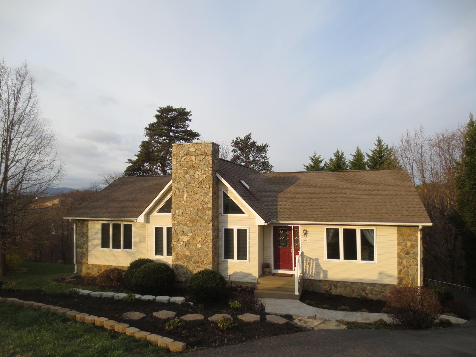 5480 Setter Road Roanoke, VA 24012 - Photo 1 of 20 front.JPG