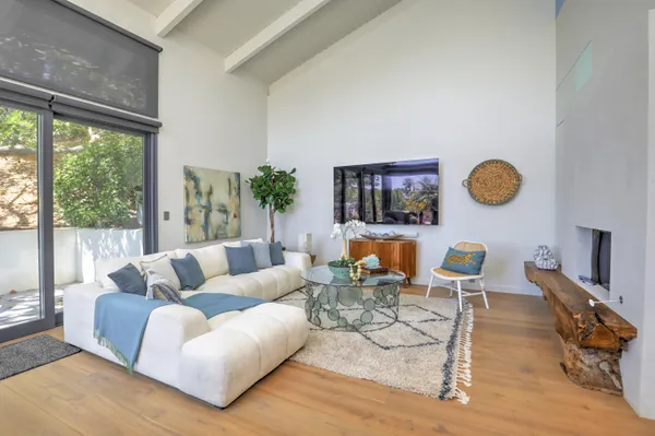 $5,950,000 | 524 Via Sinuosa, Santa Barbara, CA 93110