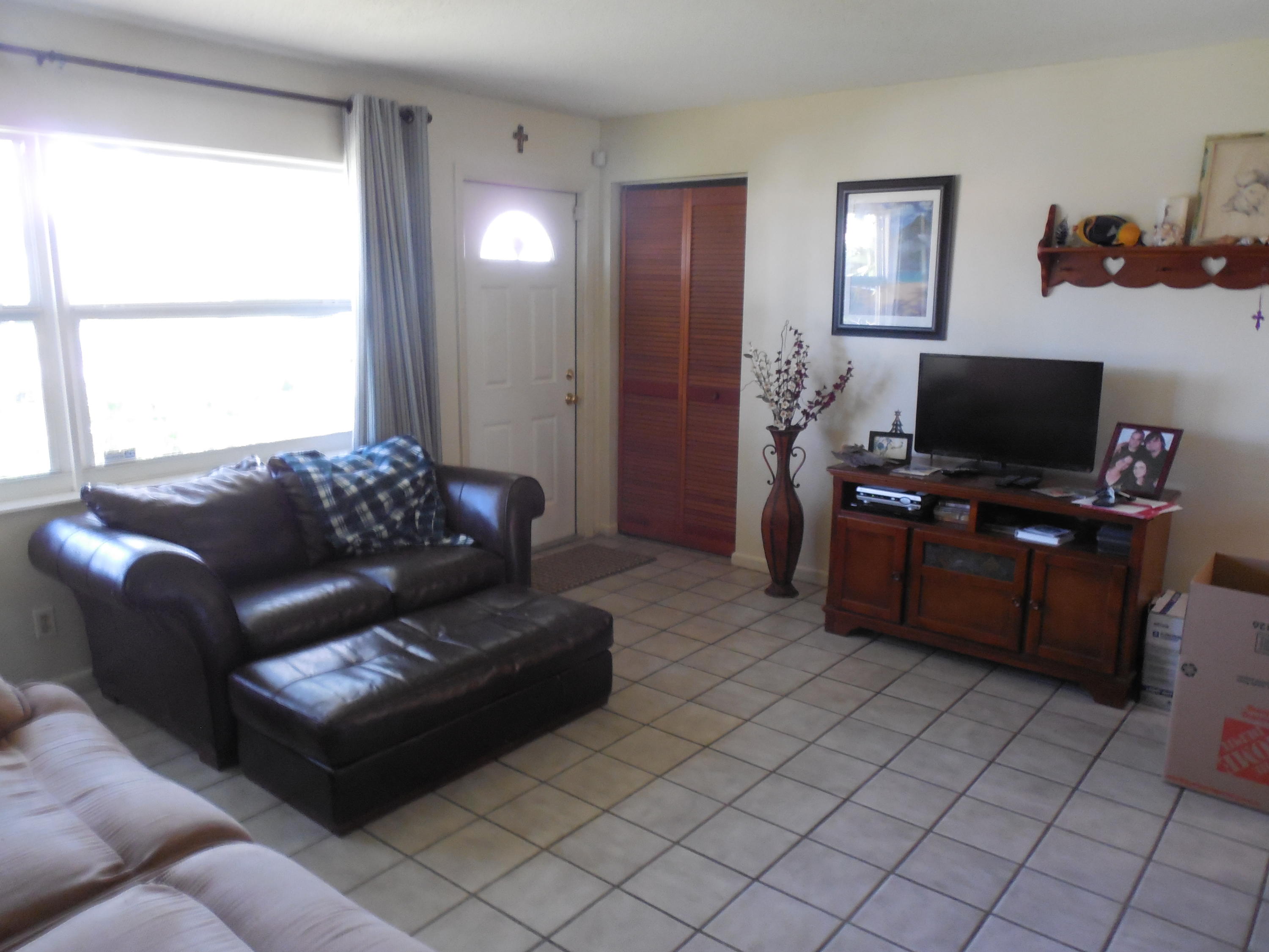 3329 Grove Road Palm Beach Gardens, FL 33410 - Photo 5 of 28 DSCN0552