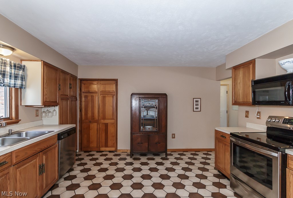 17445 Messenger Road Chagrin Falls, OH 44023 - Photo 9 of 32 Gallery Image 9