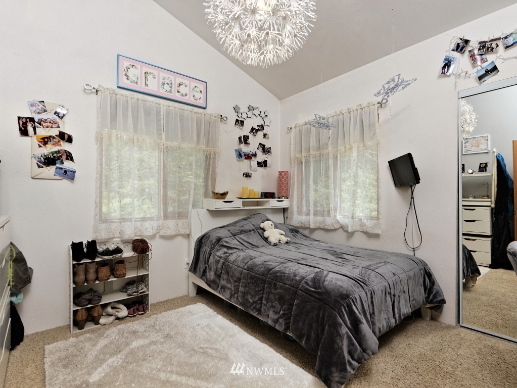 953 East Phillips Lake Loop Road Shelton, WA 98584 - Photo 13 of 25 Gallery Image 13