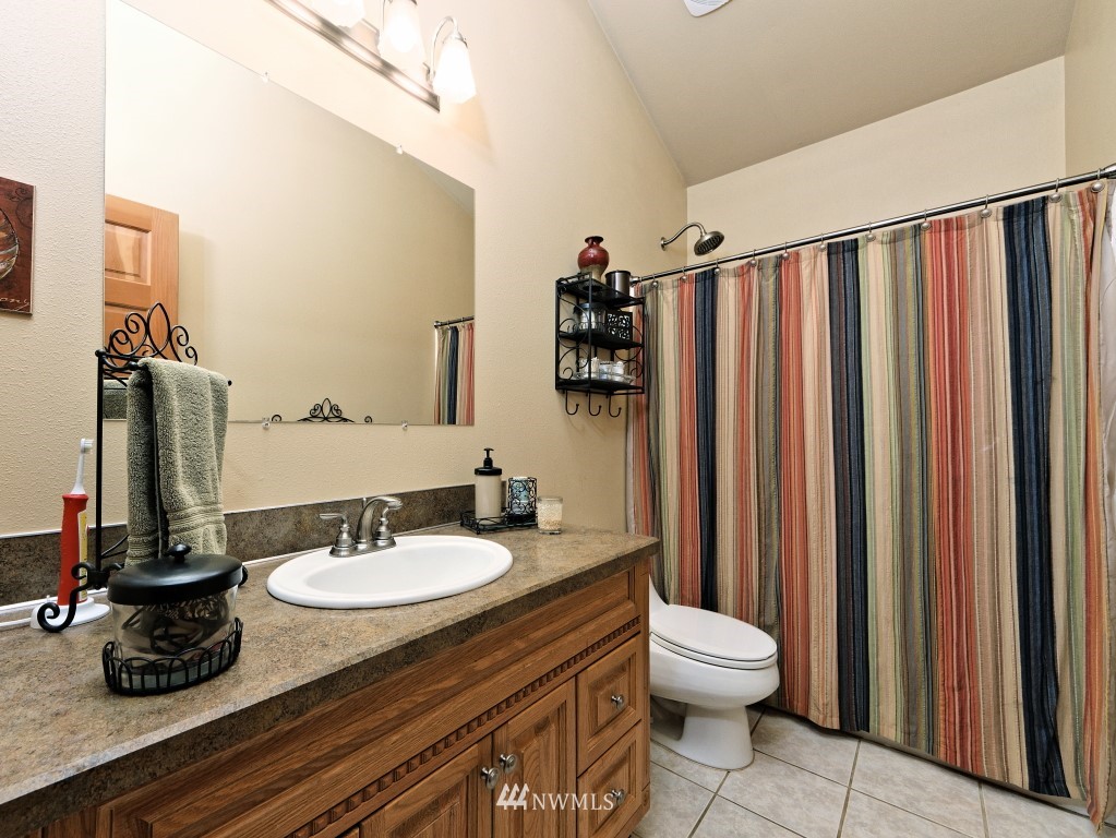 953 East Phillips Lake Loop Road Shelton, WA 98584 - Photo 14 of 25 Gallery Image 14
