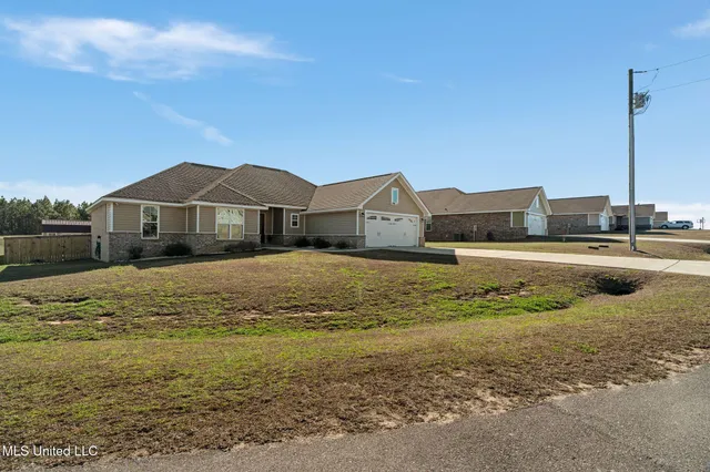 $314,900 | 26 Sky Vw Drive, Purvis, MS 39475