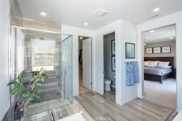 a en suite bathroom with a shower