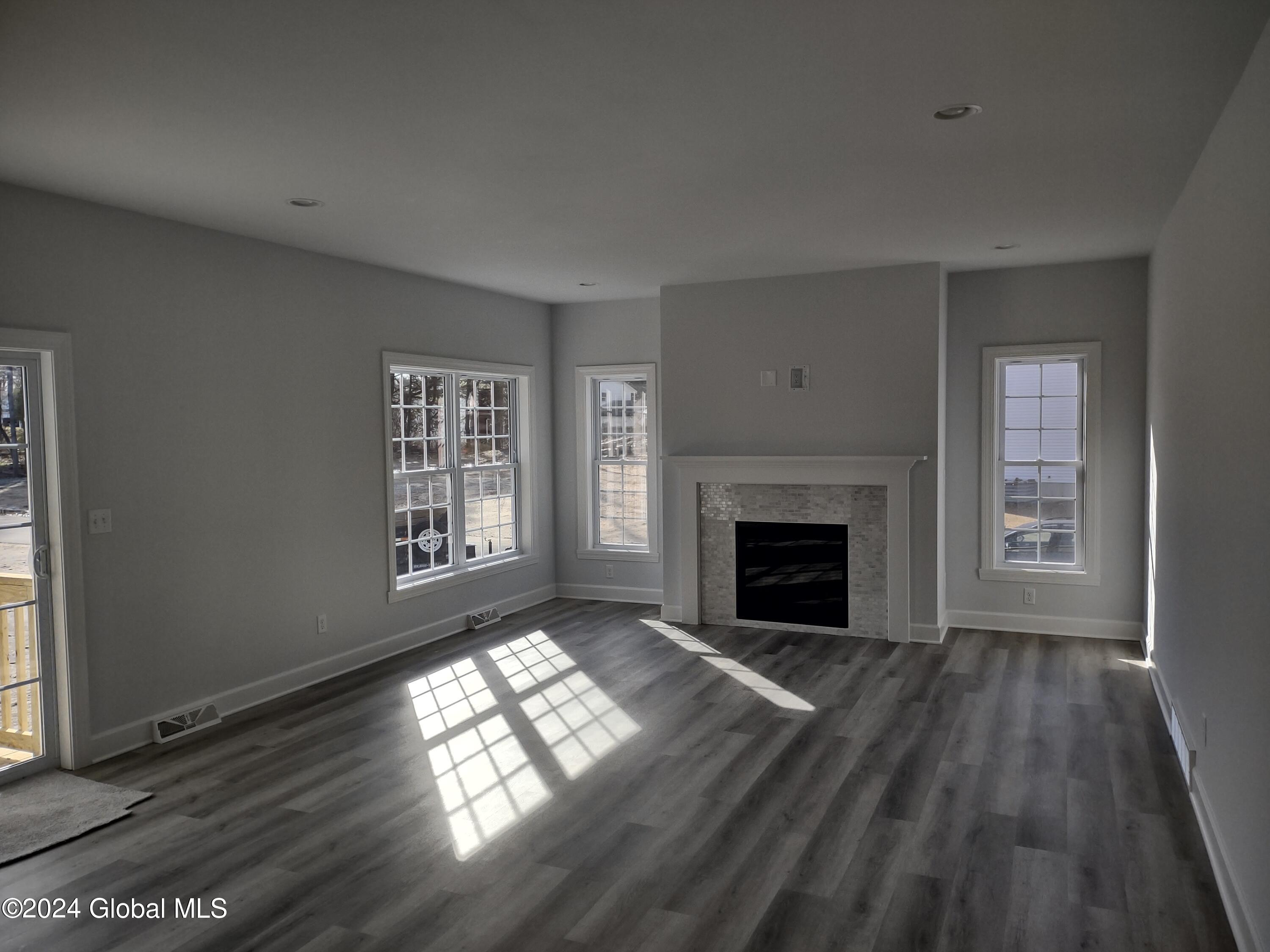 51 Bayberry Drive Halfmoon, NY 12065 - Photo 6 of 13 Great Room