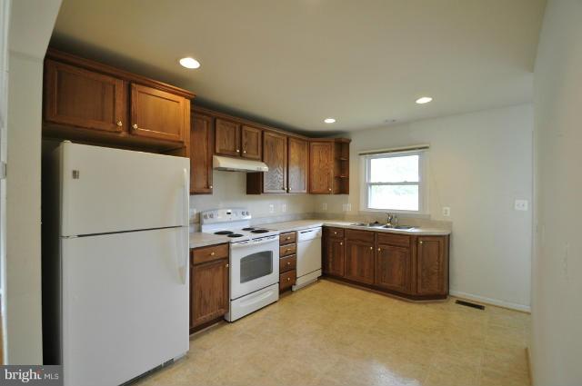 61 Armory Road Prince Frederick, MD 20678 - Photo 7 of 21 Kitchen