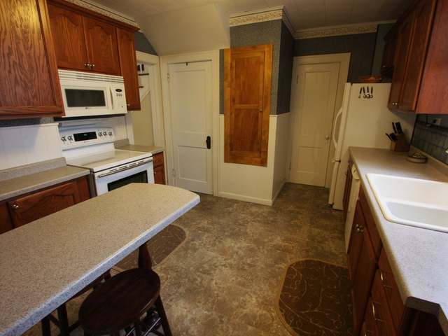 124 North Pelham Street Rhinelander, WI 54501 - Photo 3 of 20 Gallery Image 3