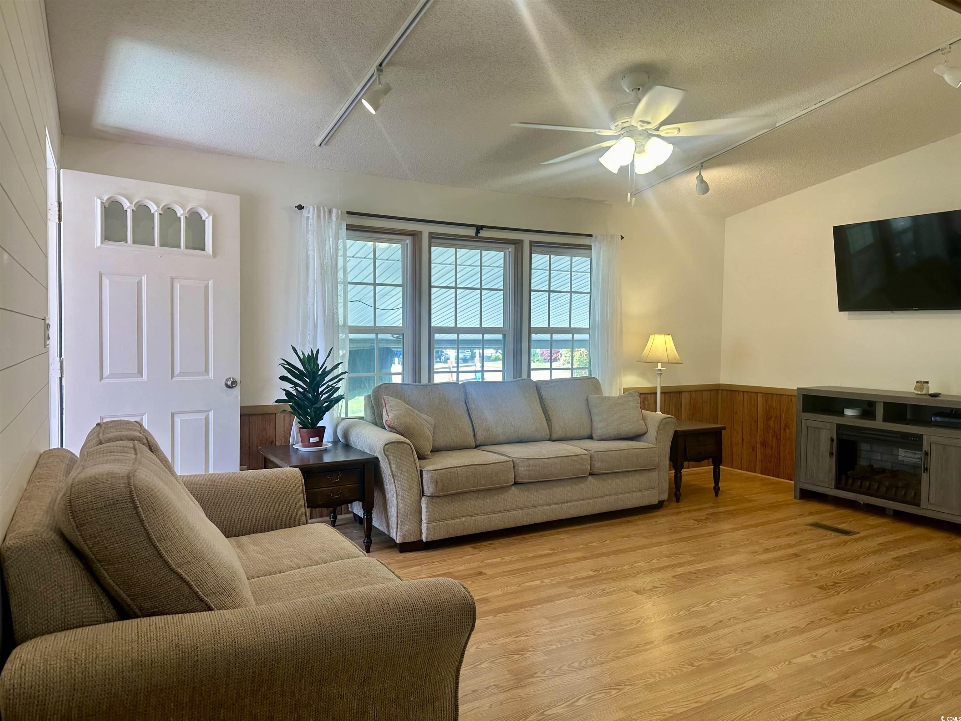 454 Sandpebble Surfside Beach, SC 29575 - Photo 14 of 36 Gallery Image 14