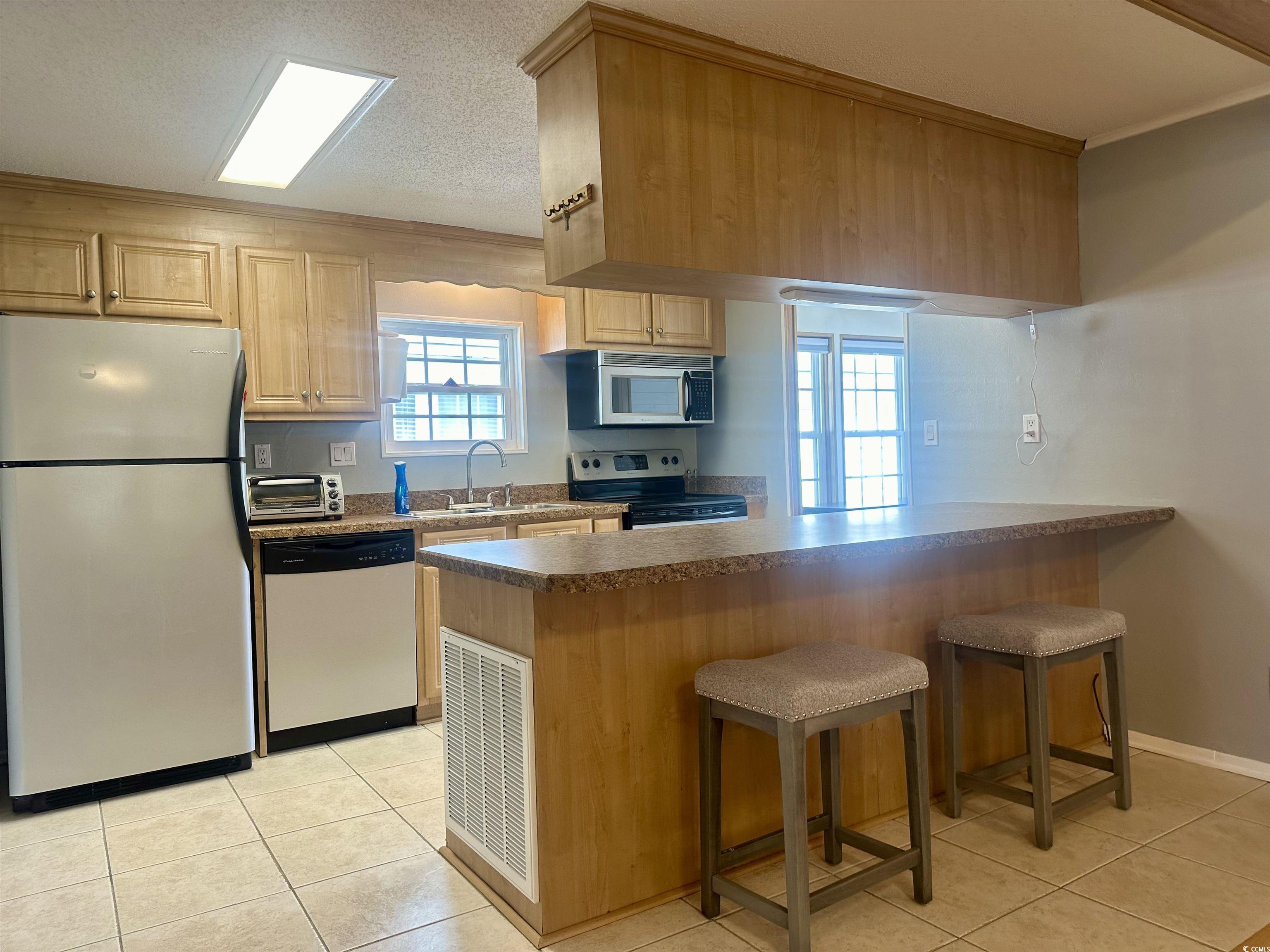 454 Sandpebble Surfside Beach, SC 29575 - Photo 7 of 36 Gallery Image 7