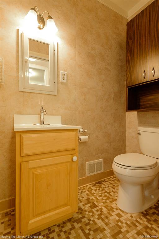 9668 Farmington Road Livonia, MI 48150 - Photo 12 of 39 Gallery Image 12