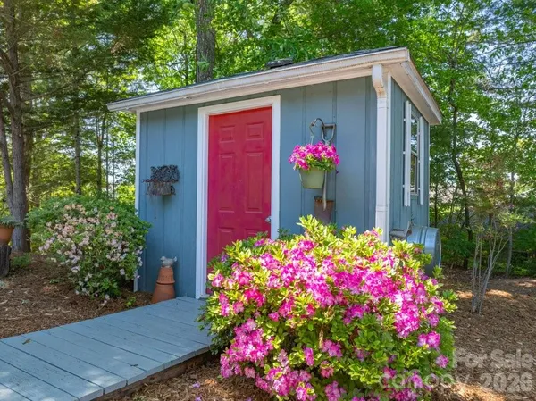 $1,600,000 | 797 Lake Club Drive, Nebo, NC 28761