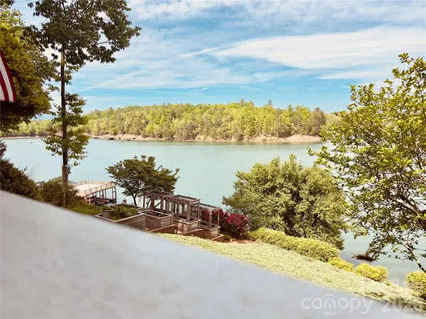 $1,600,000 | 797 Lake Club Drive, Nebo, NC 28761