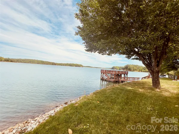 $1,600,000 | 797 Lake Club Drive, Nebo, NC 28761