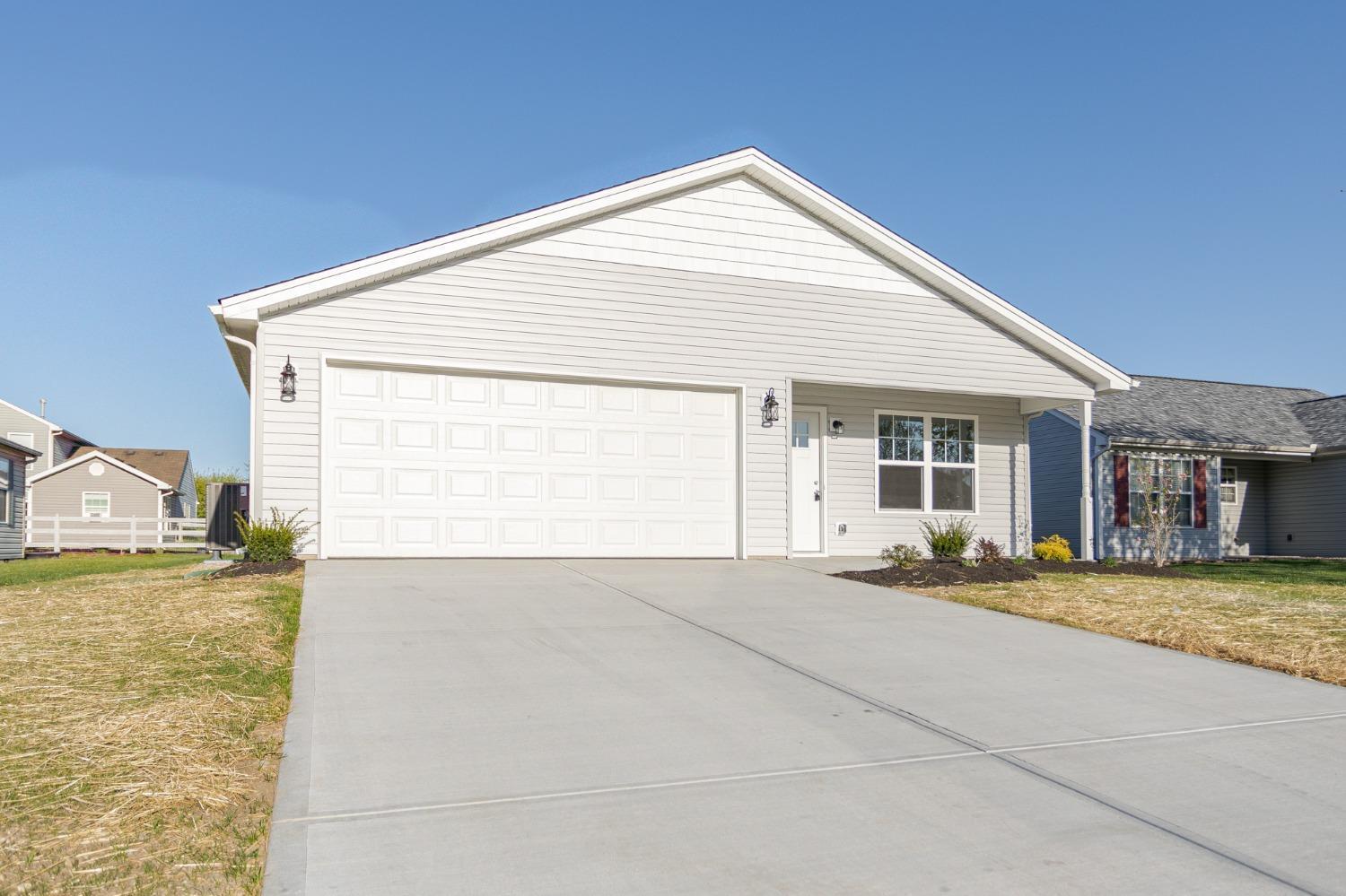 720 Diamond Loop Middletown, OH 45044 - Photo 2 of 24