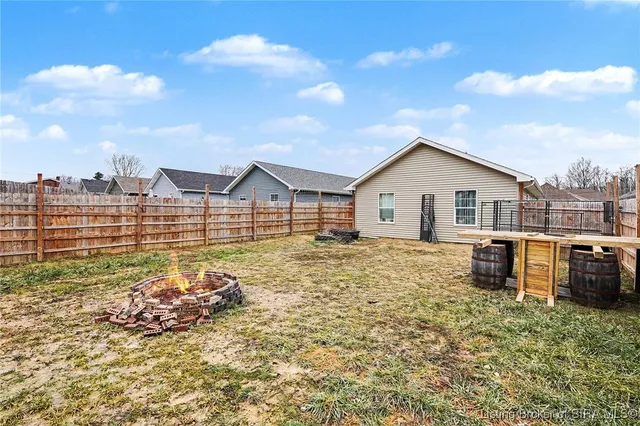 $193,500 | 975 Wooded Trail, Scottsburg, IN 47170