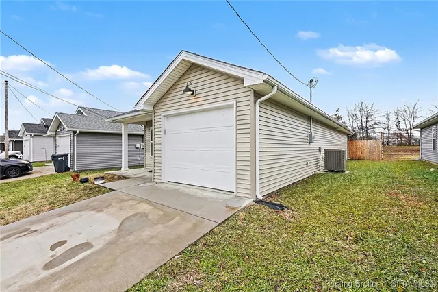 $193,500 | 975 Wooded Trail, Scottsburg, IN 47170