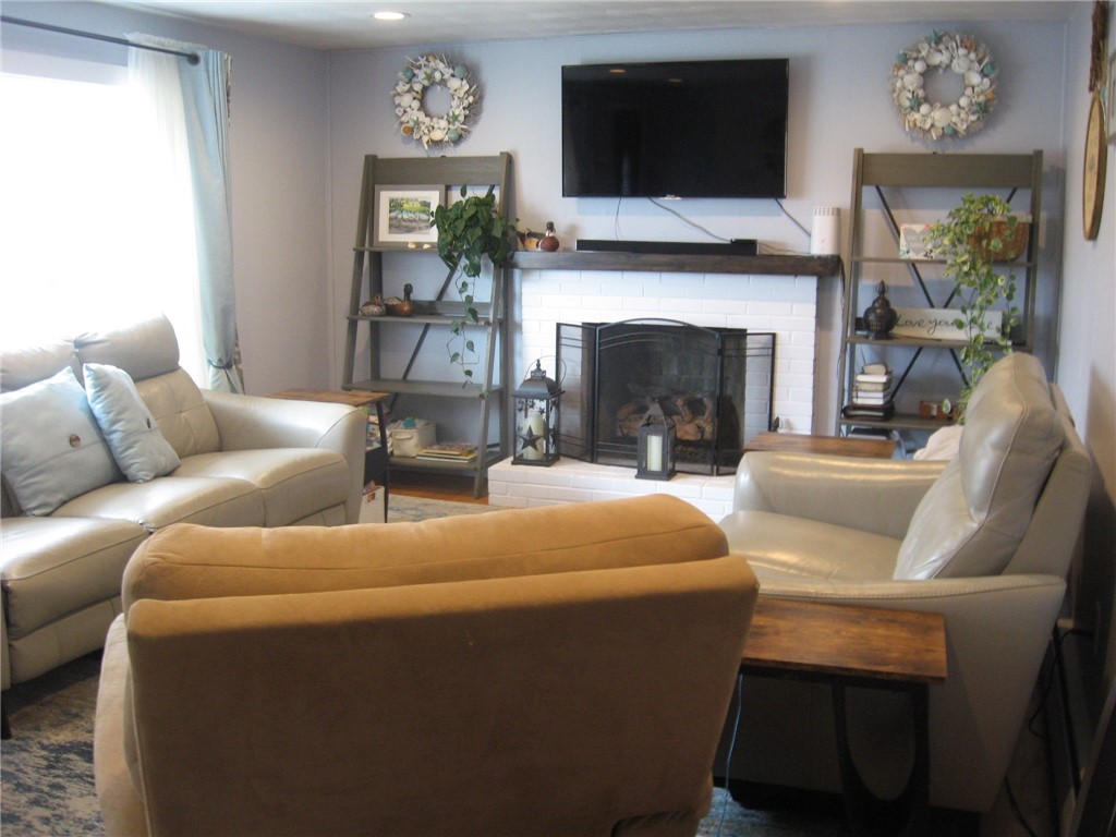 40 Riverdale Road Westerly, RI 02891 - Photo 12 of 31 Gallery Image 12