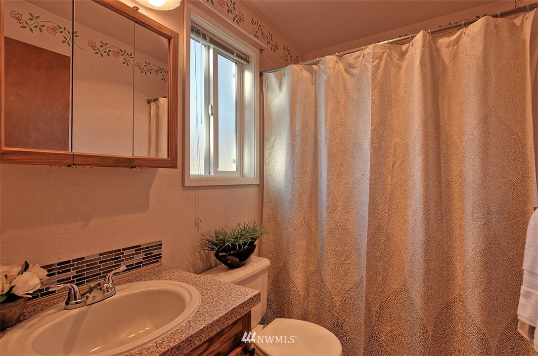 18910 Bothell Everett Highway, Unit E4 Bothell, WA 98012 - Photo 16 of 21