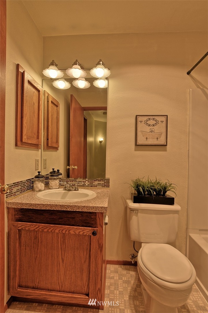 18910 Bothell Everett Highway, Unit E4 Bothell, WA 98012 - Photo 19 of 21