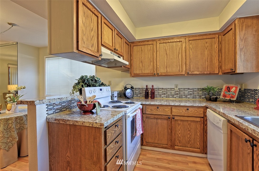 18910 Bothell Everett Highway, Unit E4 Bothell, WA 98012 - Photo 5 of 21