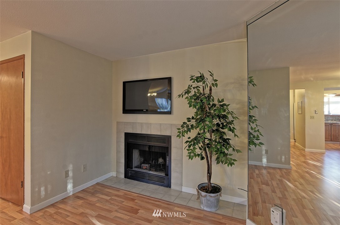 18910 Bothell Everett Highway, Unit E4 Bothell, WA 98012 - Photo 10 of 21