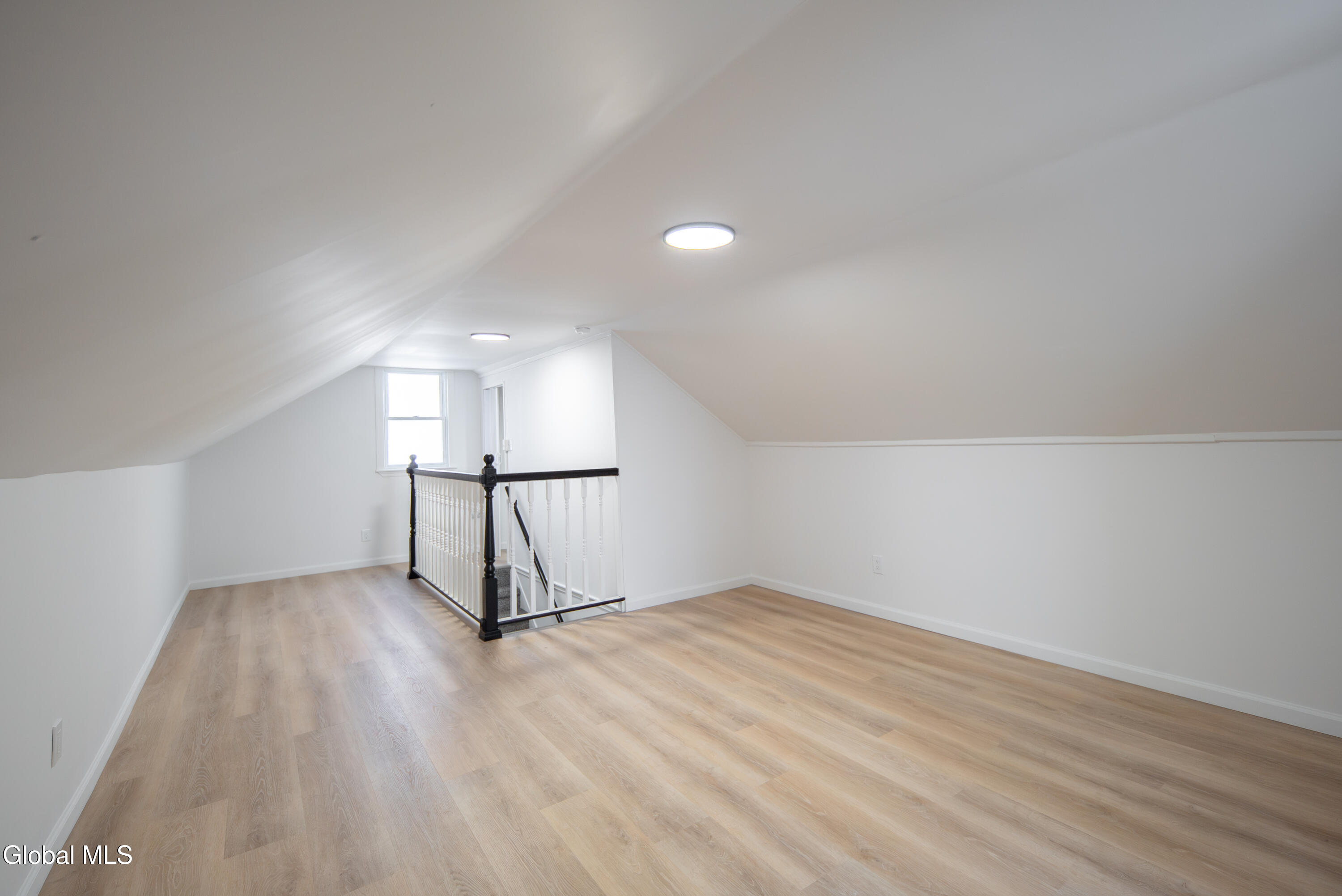 308 Kings Road Schenectady, NY 12304 - Photo 32 of 53 032