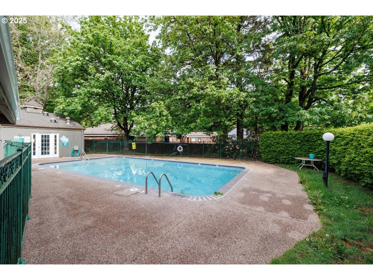 100 Kerr Parkway, Unit 34 Lake Oswego, OR 97035 - Photo 27 of 35 a view of outdoor space and yard