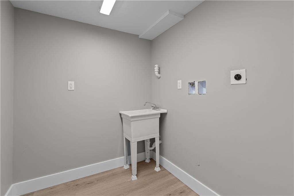 309 Vaneal Road Washington, PA 15301 - Photo 27 of 30 a room with a window and a table