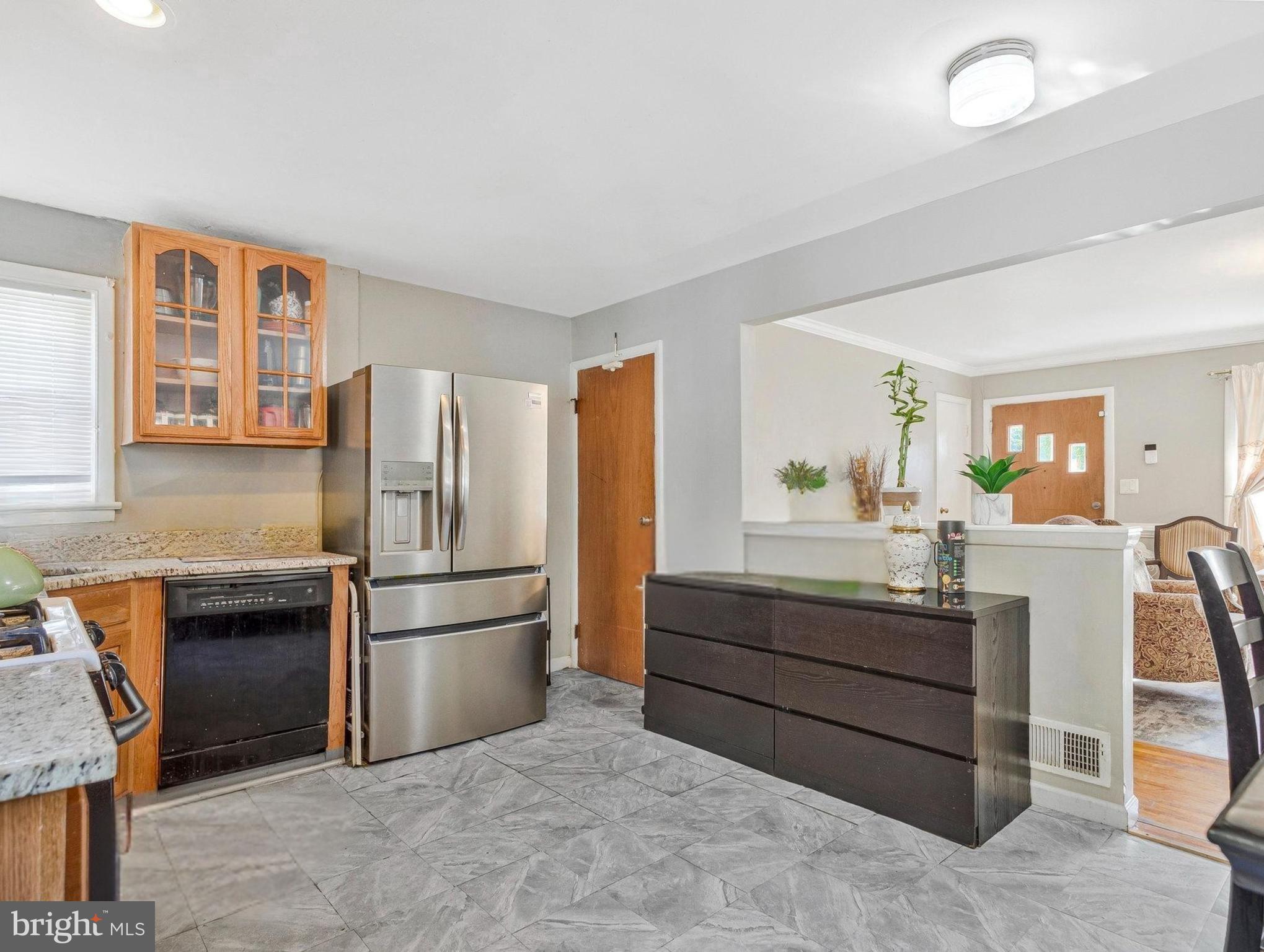 7314 Powhatan Street Lanham, MD 20706 - Photo 10 of 19 Main Level Kitchen