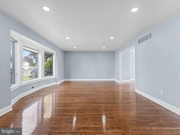 $4,000 | 523 Rhode Island Avenue, Cherry Hill, NJ 08002