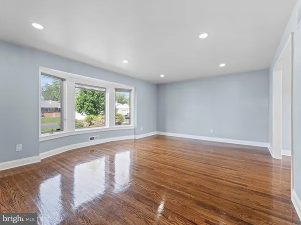 $4,000 | 523 Rhode Island Avenue, Cherry Hill, NJ 08002