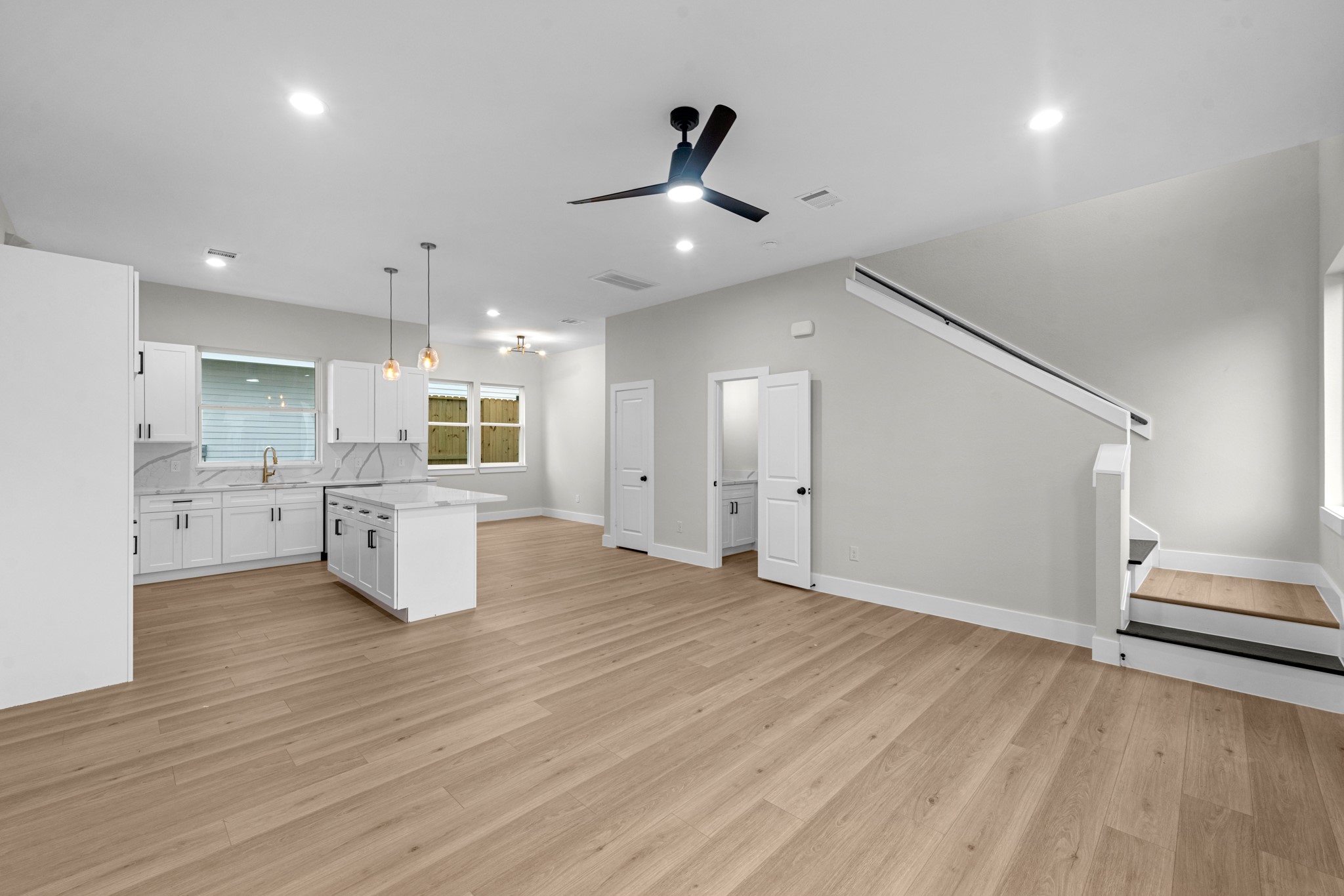 2348 Delafield Street Houston, TX 77023 - Photo 5 of 24