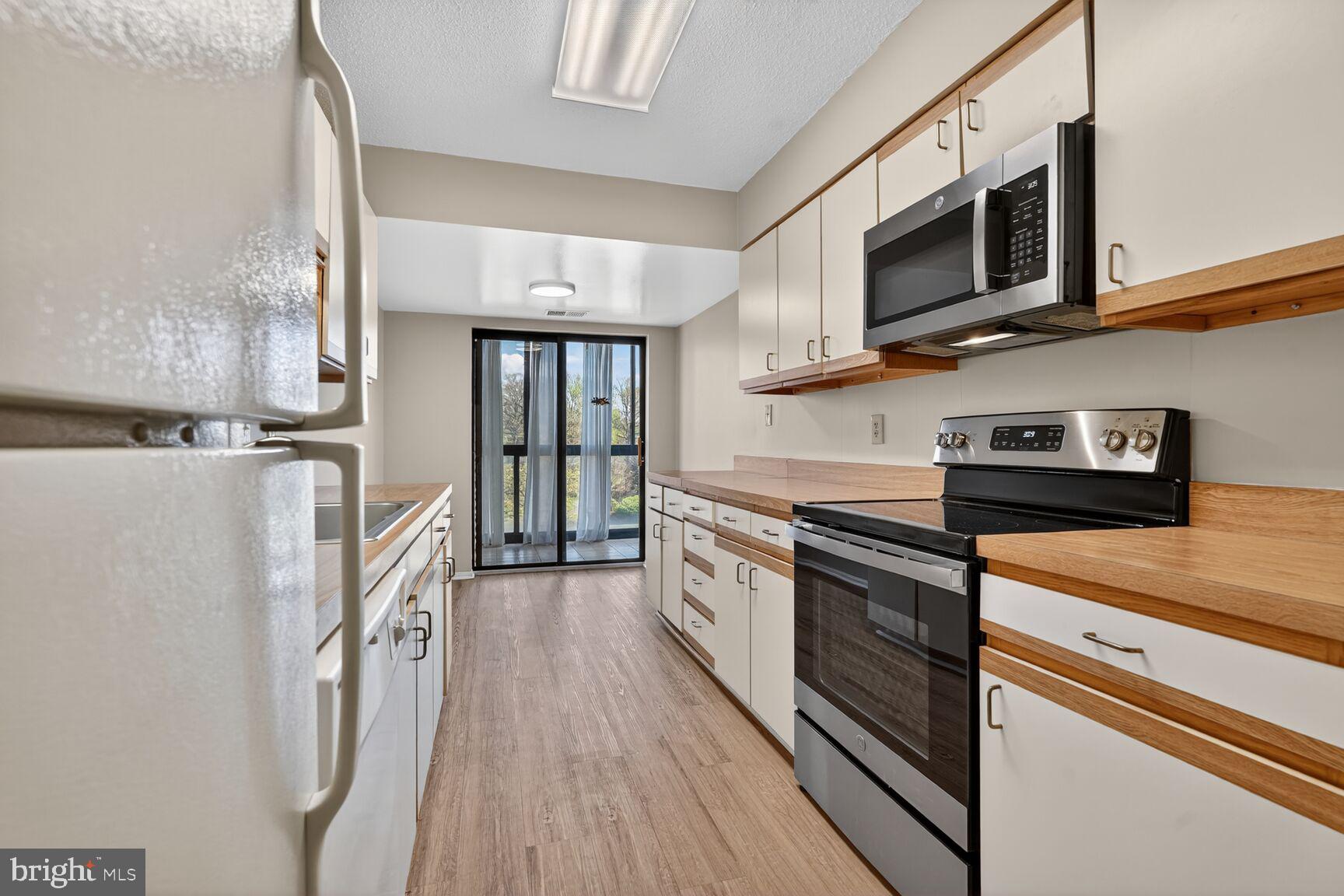 15115 Interlachen Drive, Unit 3521 Silver Spring, MD 20906 - Photo 8 of 22