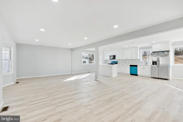 $625,000 | 213 Swedes Run Drive, Delran, NJ 08075