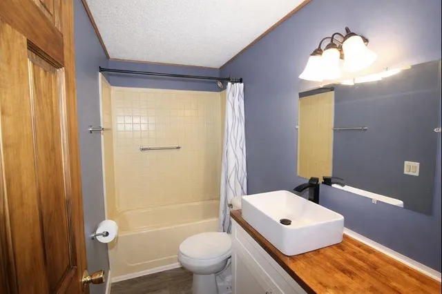 $150,000 | N2639 County Road Z, Dousman, WI 53118