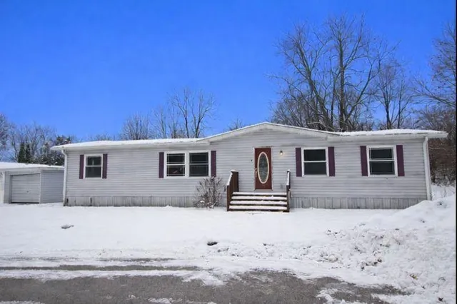 $150,000 | N2639 County Road Z, Dousman, WI 53118