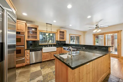 $980,000 | 1932 Apache Avenue, South Lake Tahoe, CA 96150