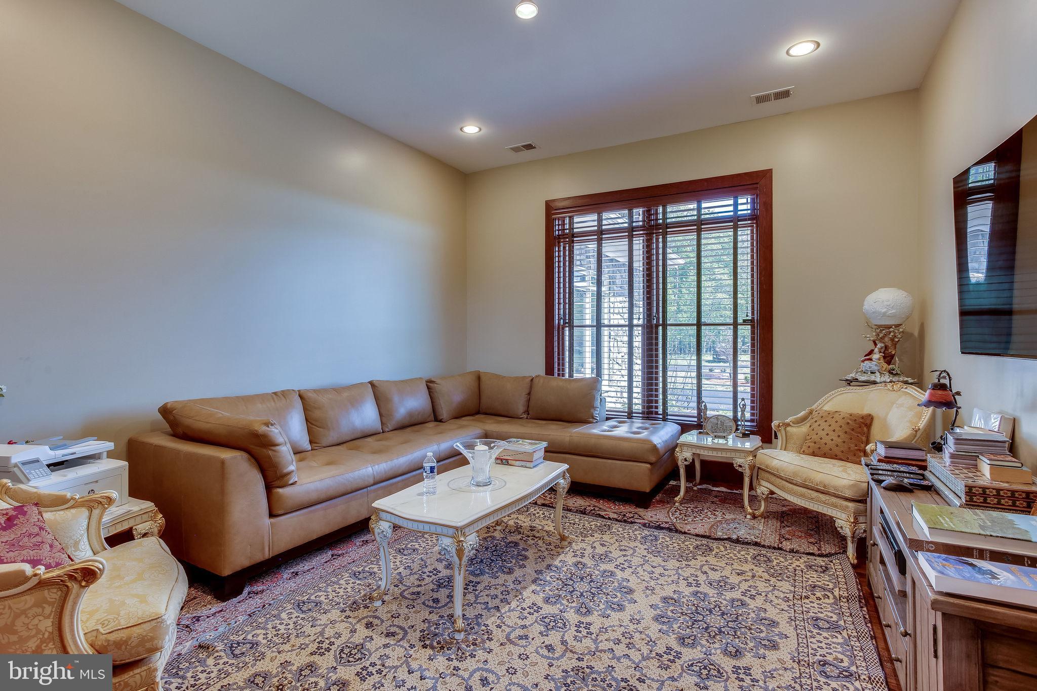 43093 Lucketts Road Leesburg, VA 20176 - Photo 35 of 80 Bedroom