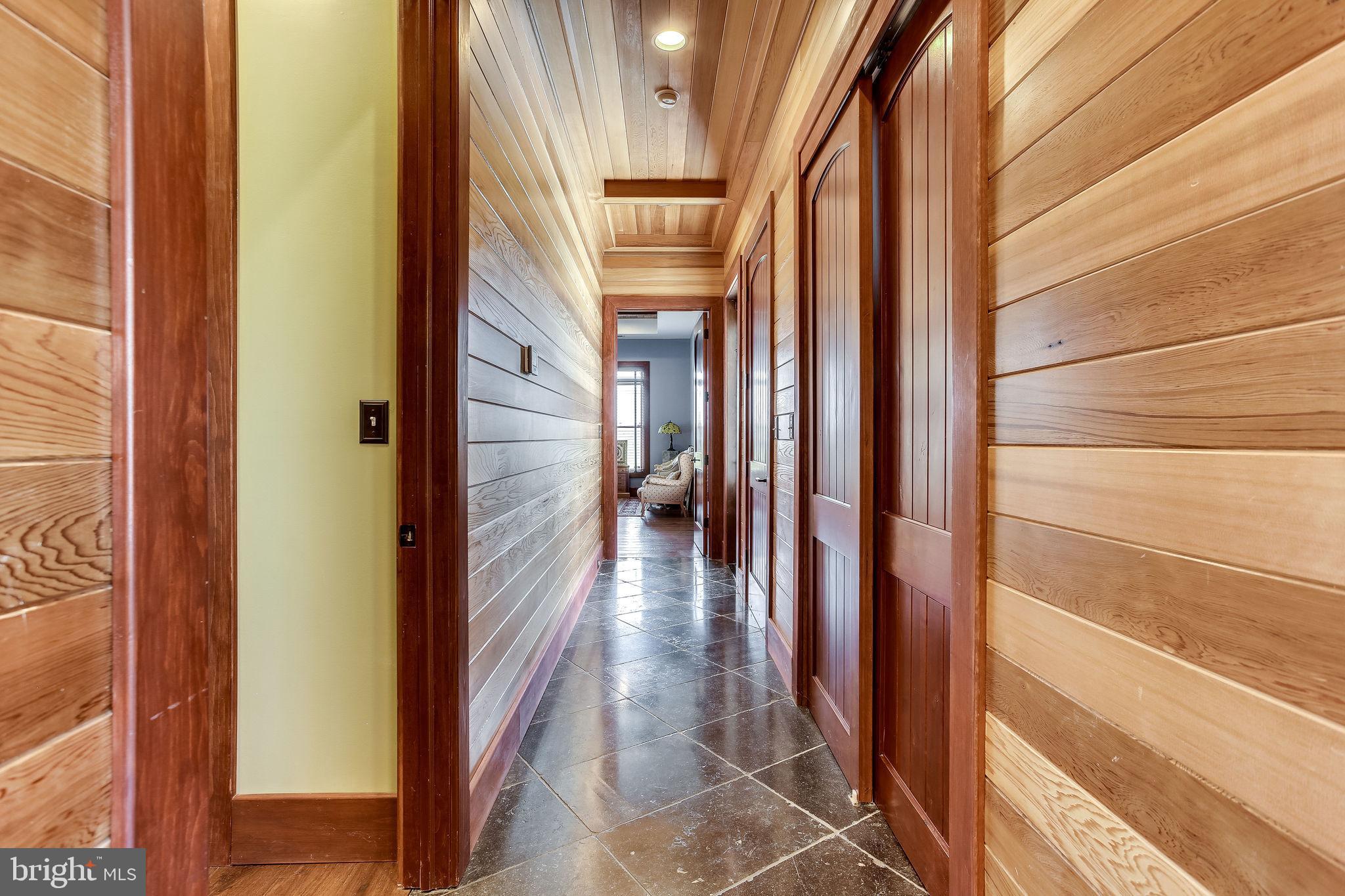43093 Lucketts Road Leesburg, VA 20176 - Photo 37 of 80 Hallway