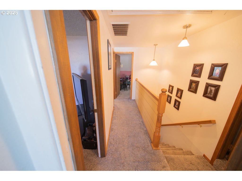 3689 Southeast 14th Street Gresham, OR 97080 - Photo 15 of 35