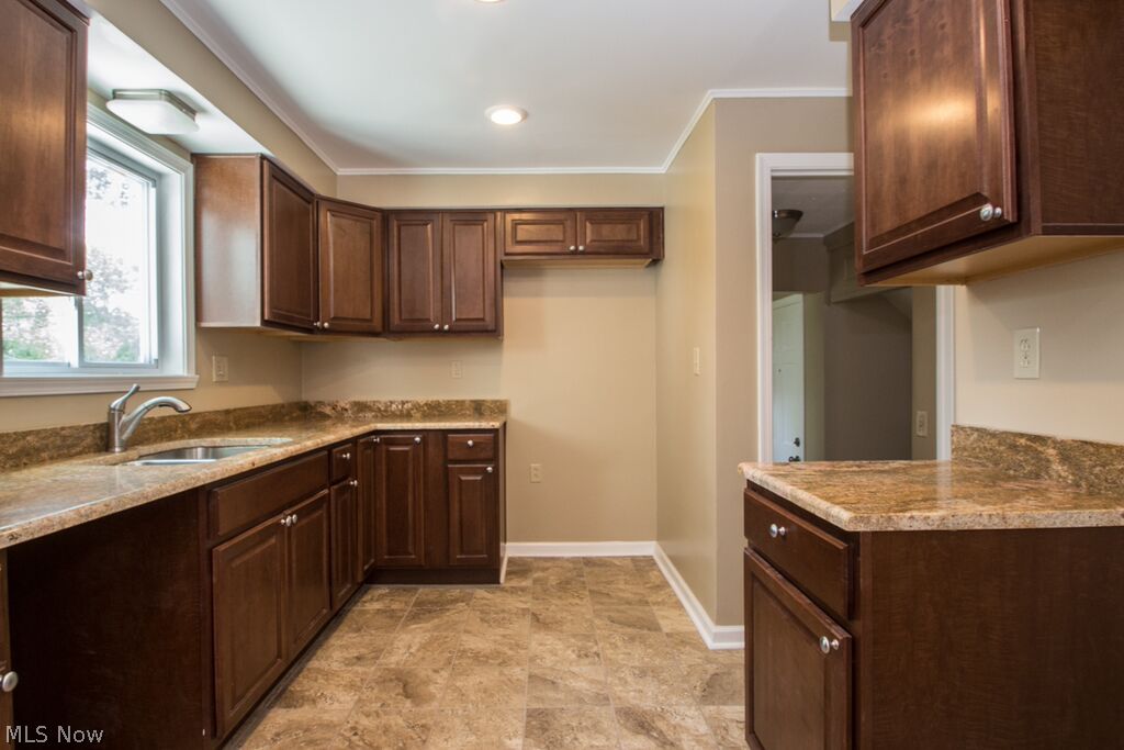 1199 Ford Road Lyndhurst, OH 44124 - Photo 11 of 24