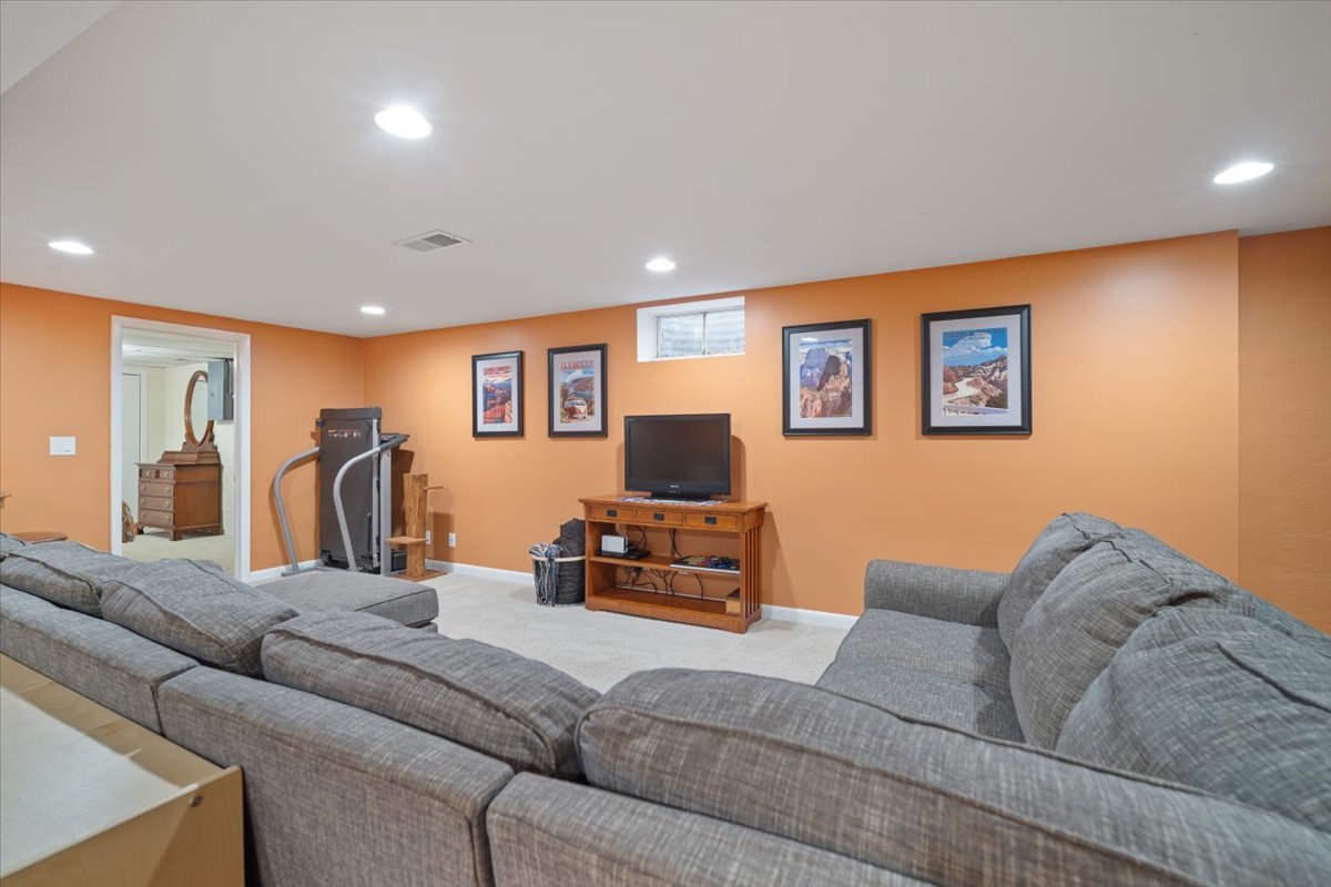 903 Beech Street Normal, IL 61761 - Photo 19 of 34 Gallery Image 19
