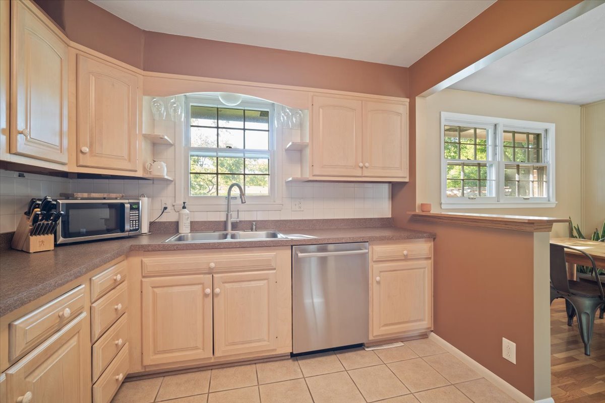 903 Beech Street Normal, IL 61761 - Photo 8 of 34 Gallery Image 8