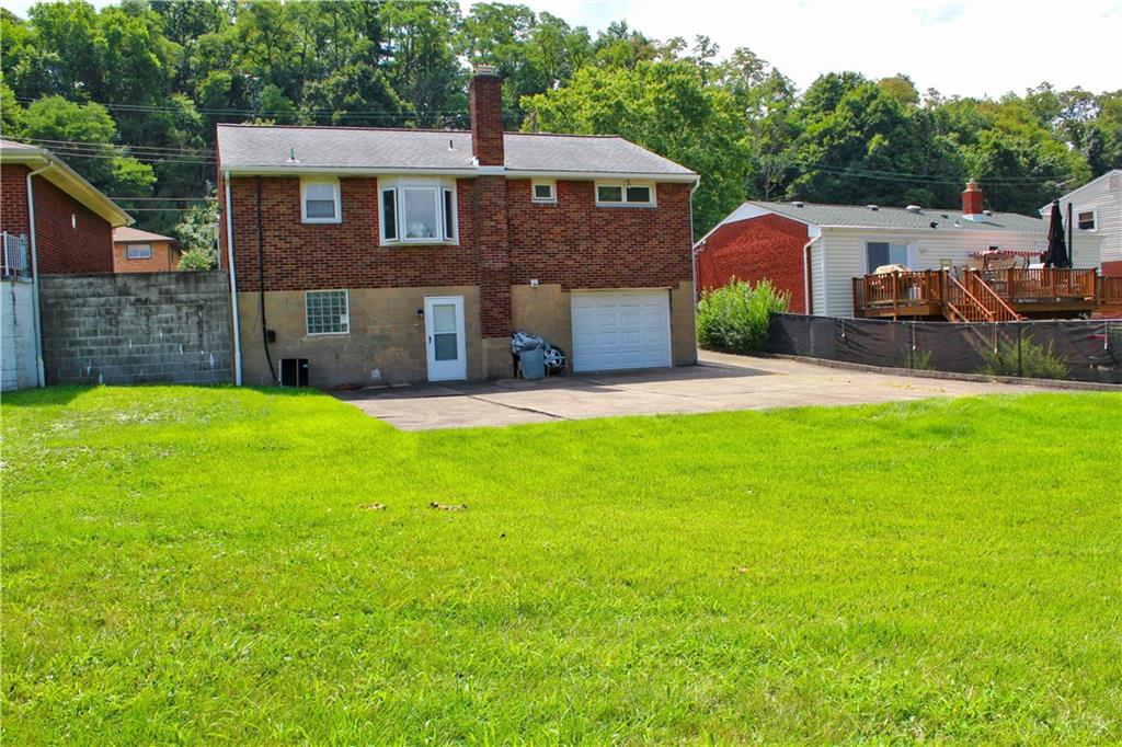 126 Parkedge Road Green Tree, PA 15220 - Photo 22 of 24 Lower level has a separate entry.