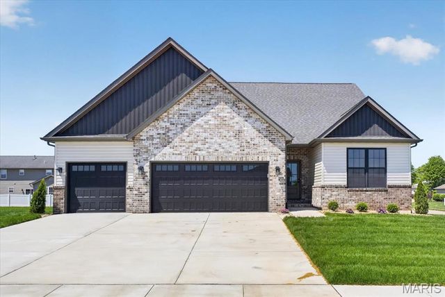 $530,000 | 1437 Guilford Place, Troy, IL 62294